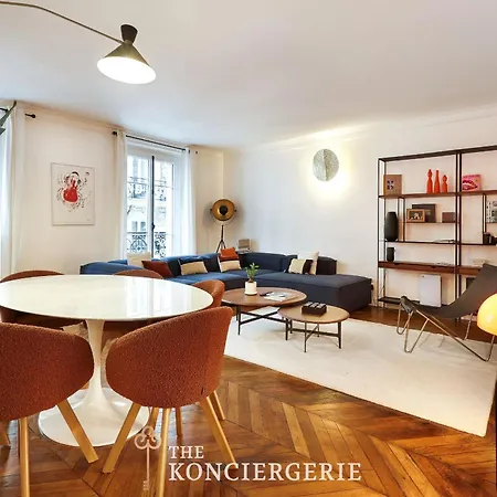 Moderne Pied A Terre Proche De Montmartre