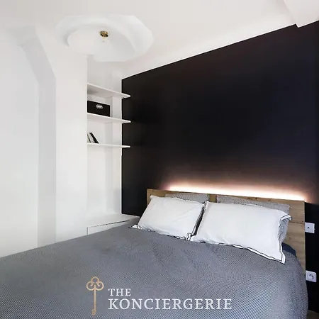 Moderne Pied A Terre Proche De Montmartre