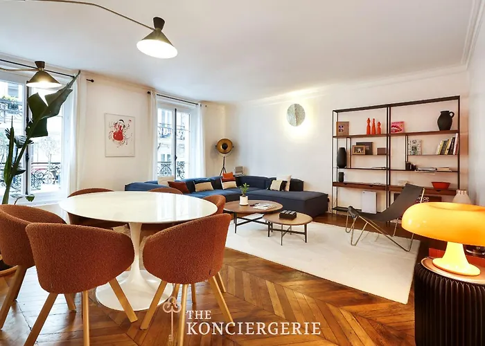 Moderne Pied A Terre Proche De Montmartre