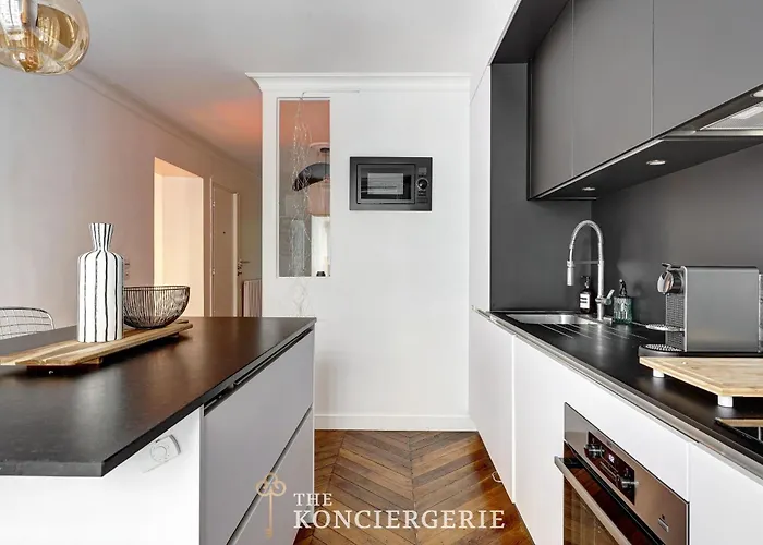 Moderne Pied A Terre Proche De Montmartre Paris
