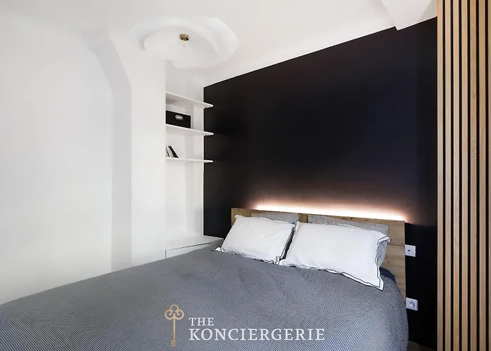 Moderne Pied A Terre Proche De Montmartre